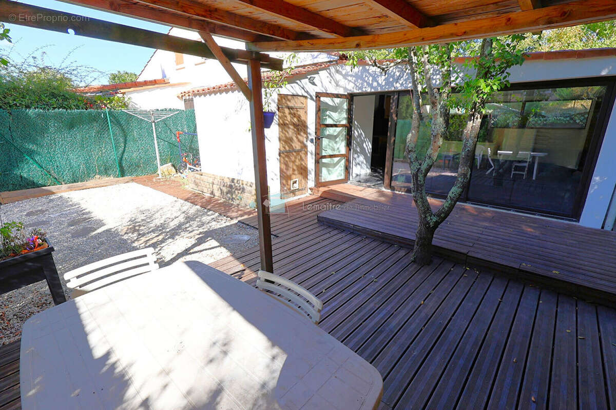 Maison à SAINT-CEZAIRE-SUR-SIAGNE