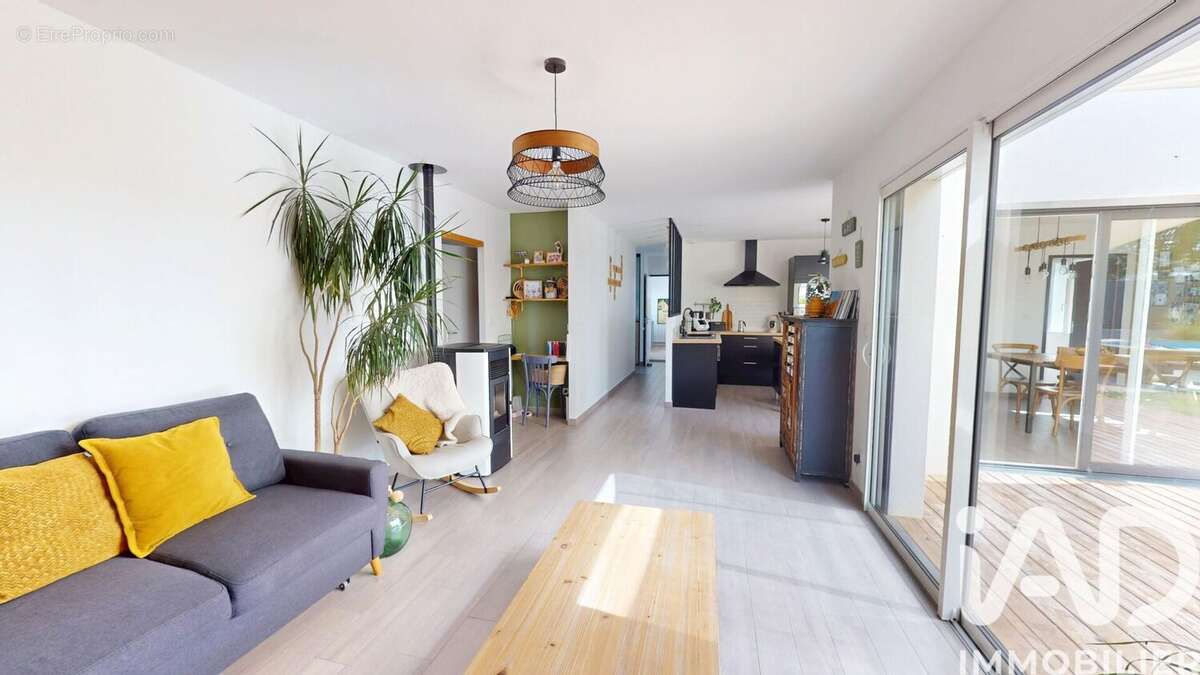 Maison 111 m² à Saint-Ouen-D'aunis  - photo 2