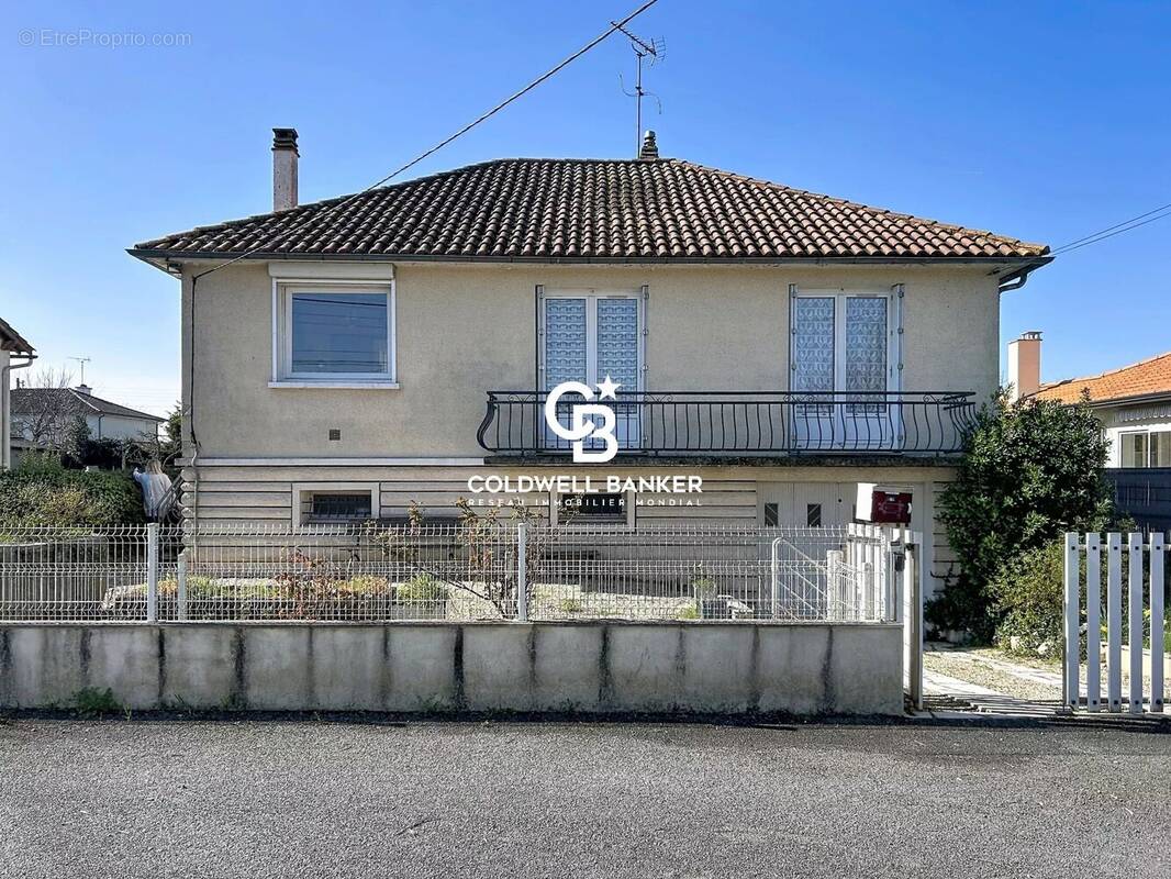 Maison à MAUZE-SUR-LE-MIGNON