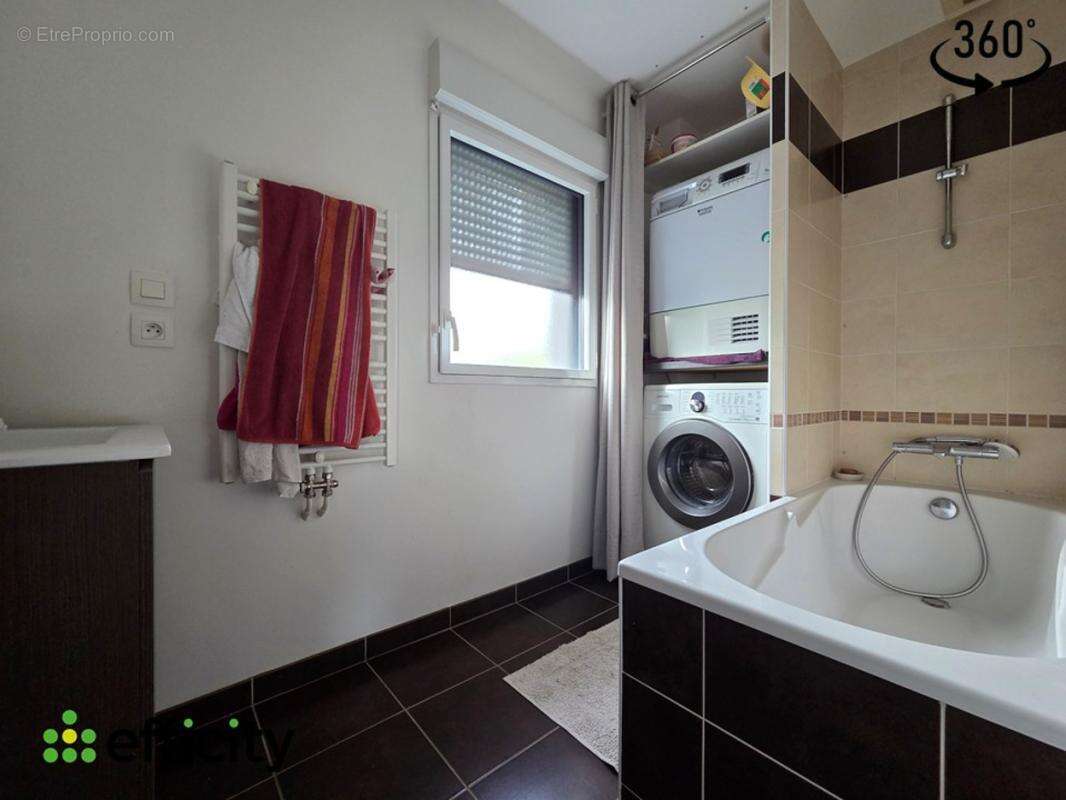 Maison 127 m² à La Chapelle-Des-Fougeretz  - photo 15