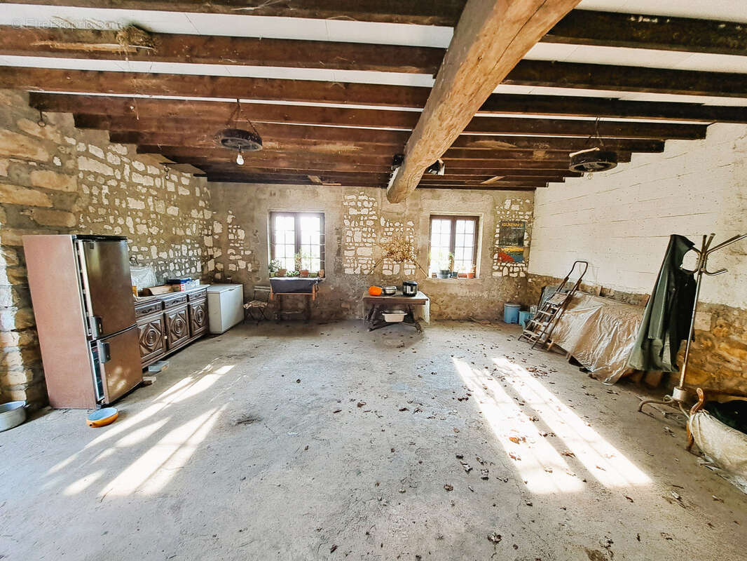 Maison à PONT-SUR-YONNE