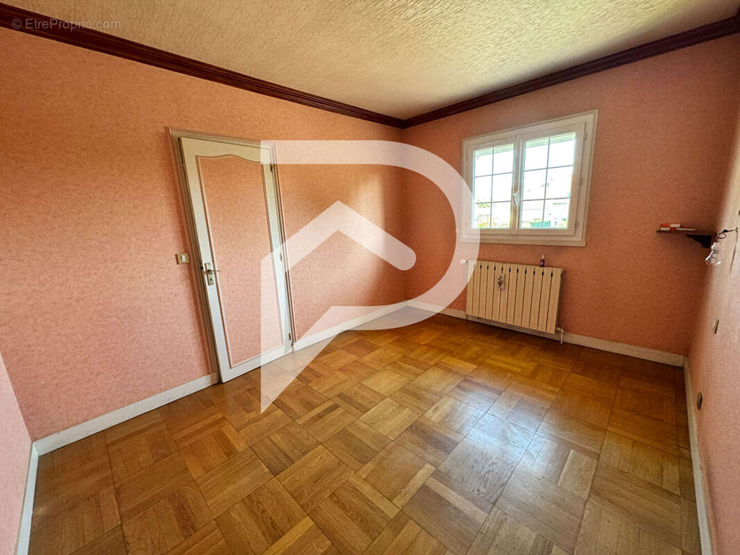 Maison à MEZIERES-SUR-SEINE