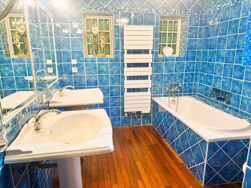 Maison à PLOUNEOUR-TREZ