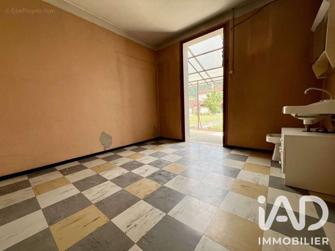 Maison 109 m² à Poisat  - photo 5