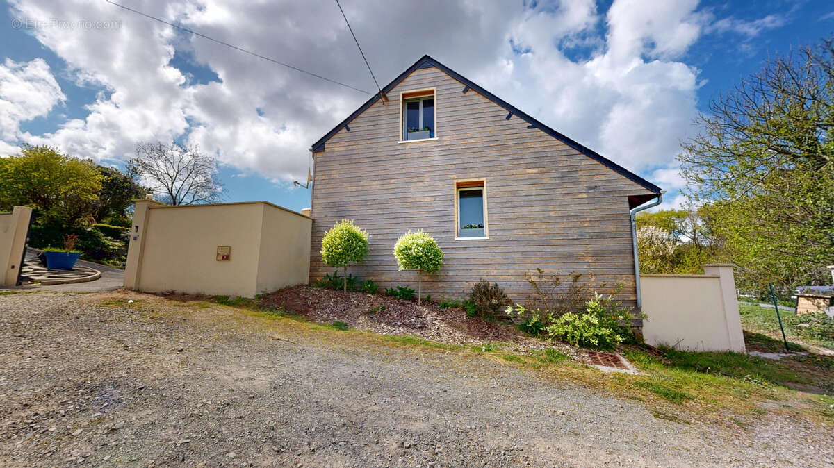 Maison à REFFUVEILLE