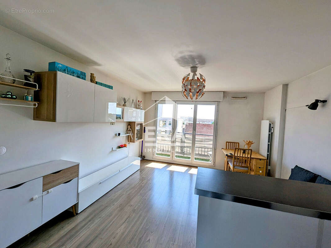 Appartement à SARTROUVILLE