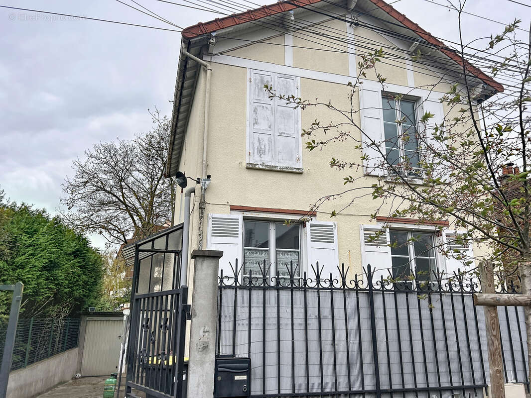 Maison à VIRY-CHATILLON