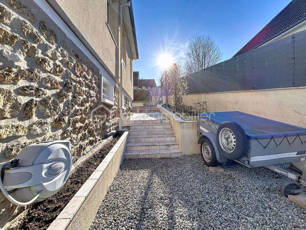 Maison à CORBEIL-ESSONNES