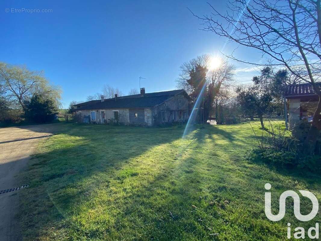 Photo 3 - Maison à EXIREUIL