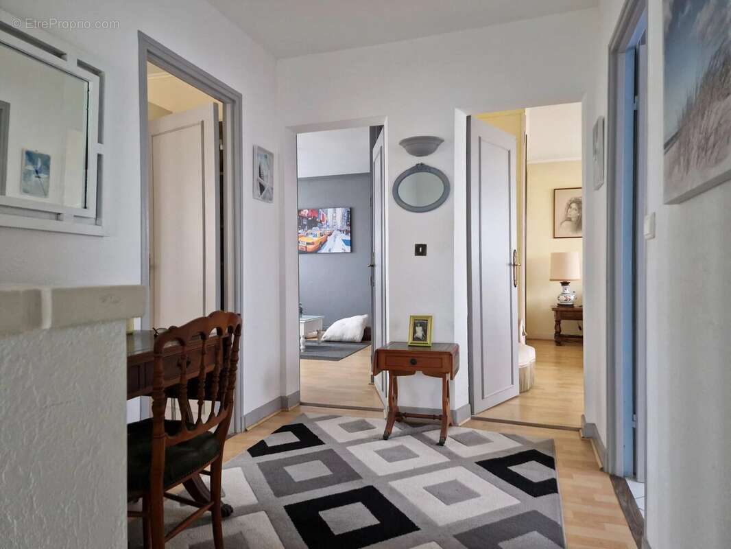 Maison à MAGNY-LES-HAMEAUX