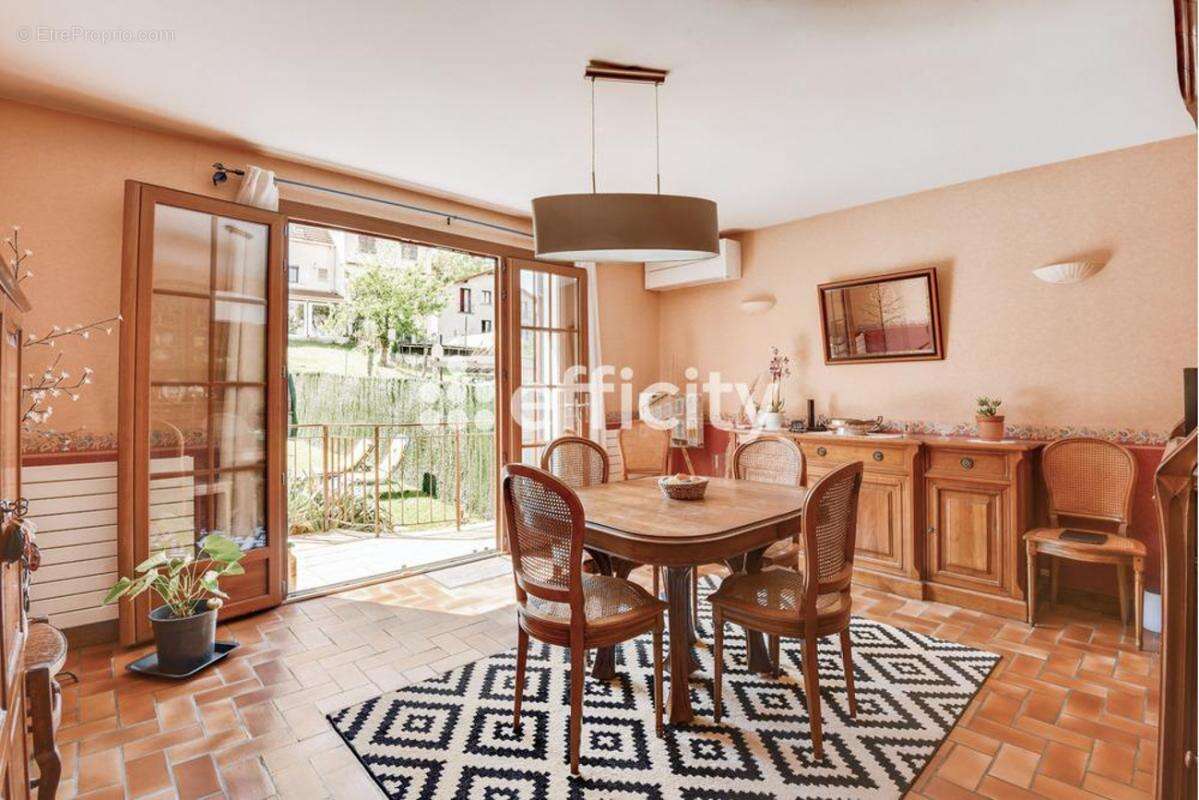 Maison à ROSNY-SOUS-BOIS