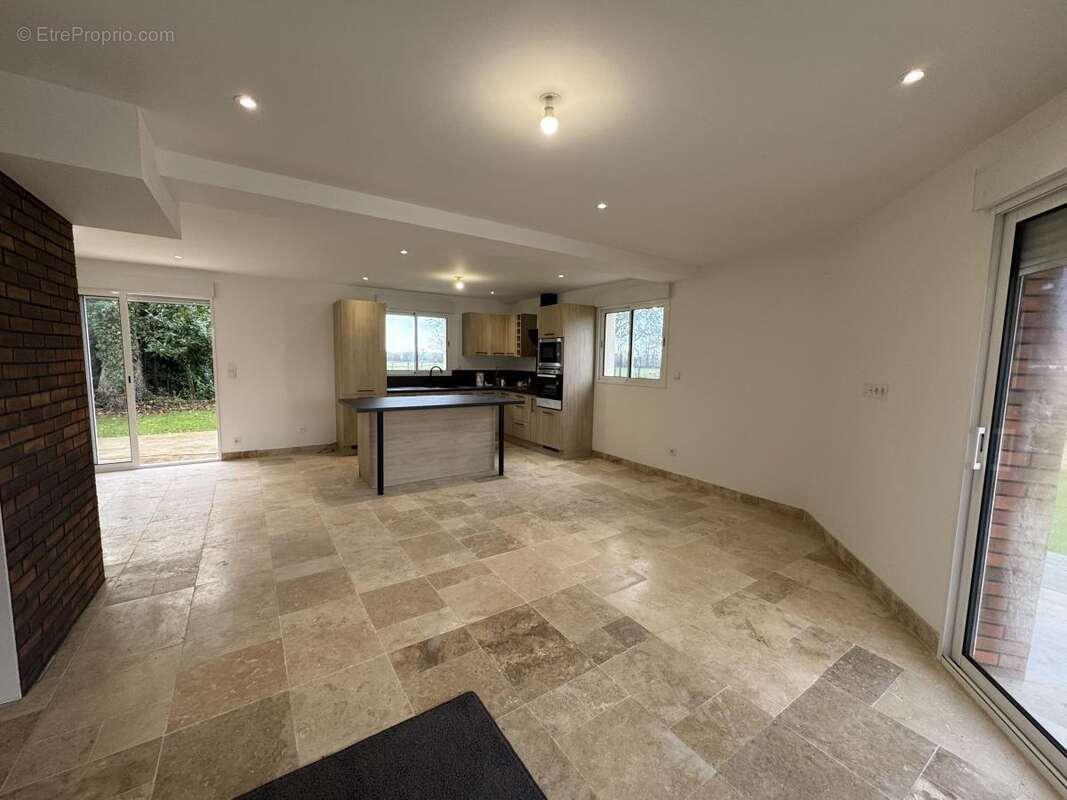 Maison 150 m² à Goustranville  - photo 4