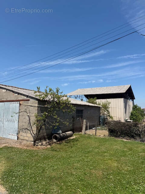 Terrain à L&#039;HOPITAL-LE-GRAND