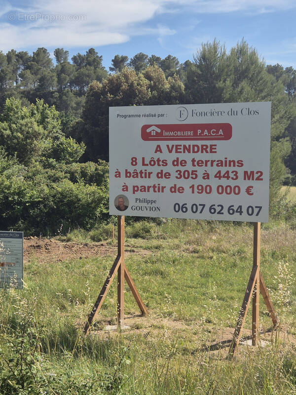 Terrain à LAMBESC