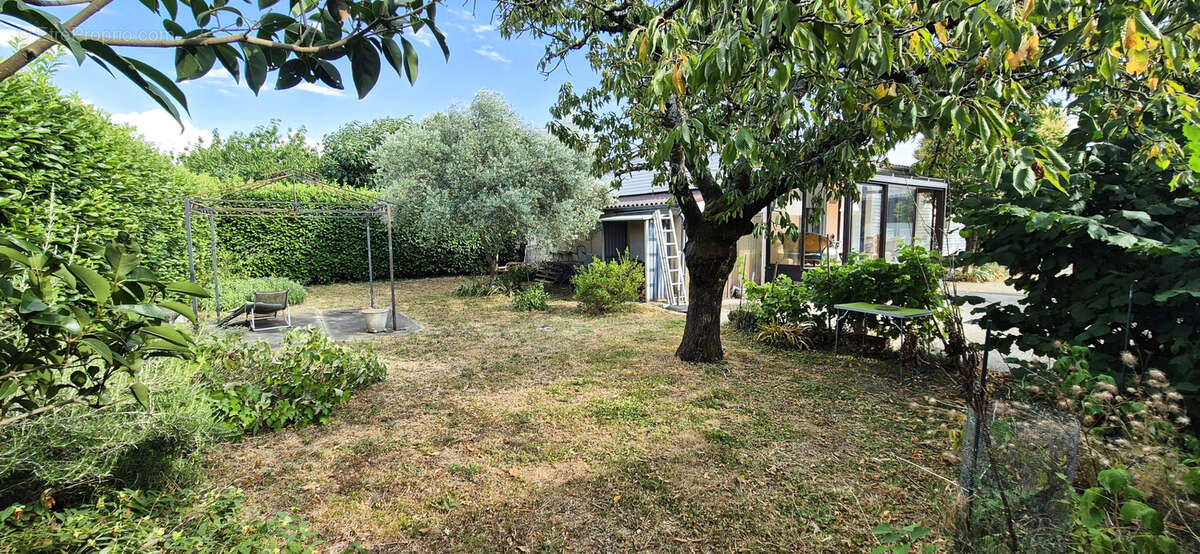 Maison individuelle de plain-pied, garage et terrain clos de 547 m2 - photo 16