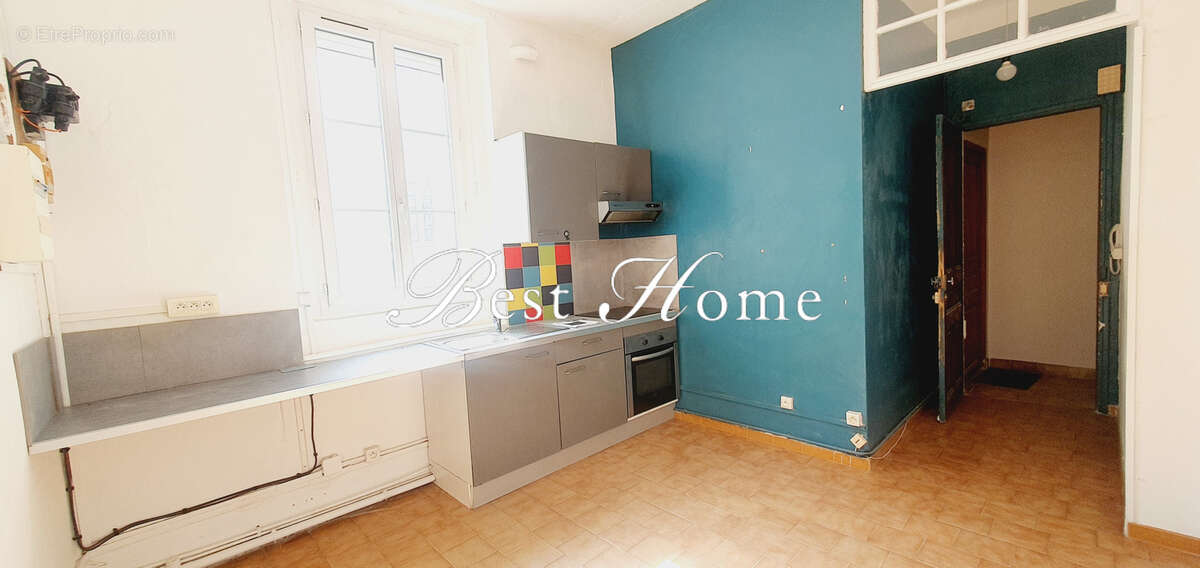 Vente Proche de la Maison carrée de Nîmes, dans immeuble bourgeois agréable appartement de type 2 en dernier é - photo 4