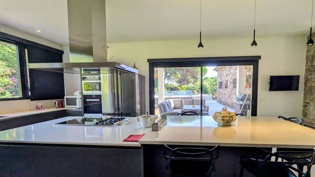 Maison à PUGET-SUR-ARGENS