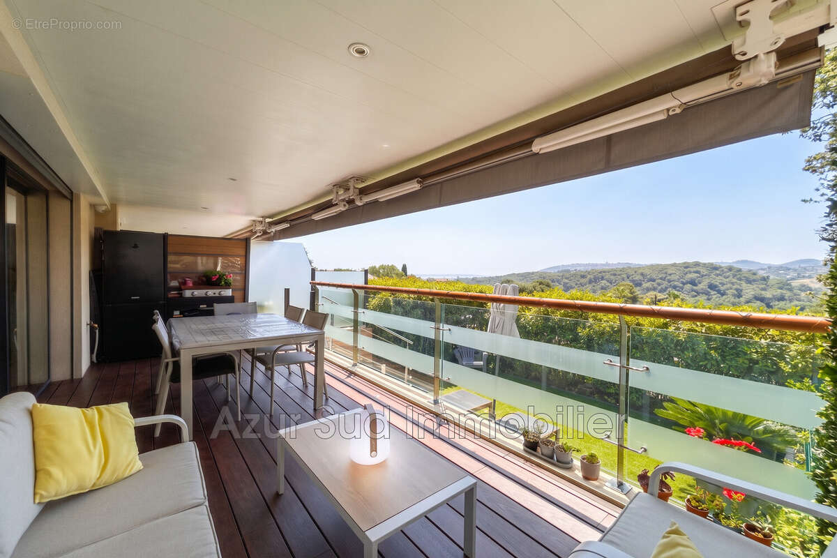 Appartement 68 m² à Antibes  - photo 2