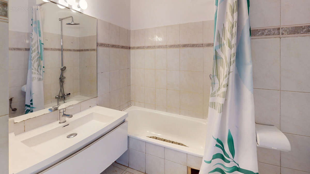 Appartement à VILLENEUVE-LOUBET