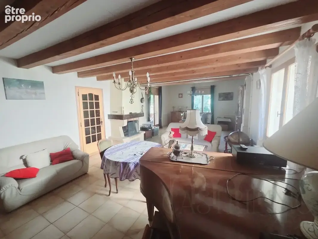 Maison de caractère T6 de 140 m² avec jardin arboré de 727 m²  Castries - photo 4