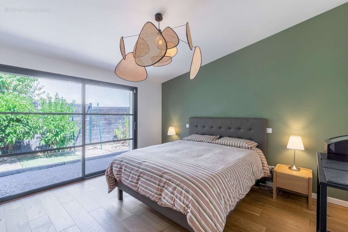 Maison familiale entierement renovee avec piscine - photo 8