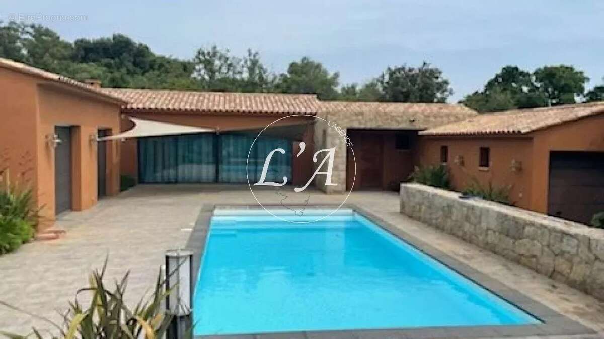 Maison à PORTO-VECCHIO