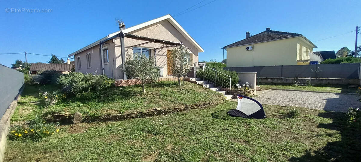 Maison à SAINT-ROMAIN-DE-JALIONAS