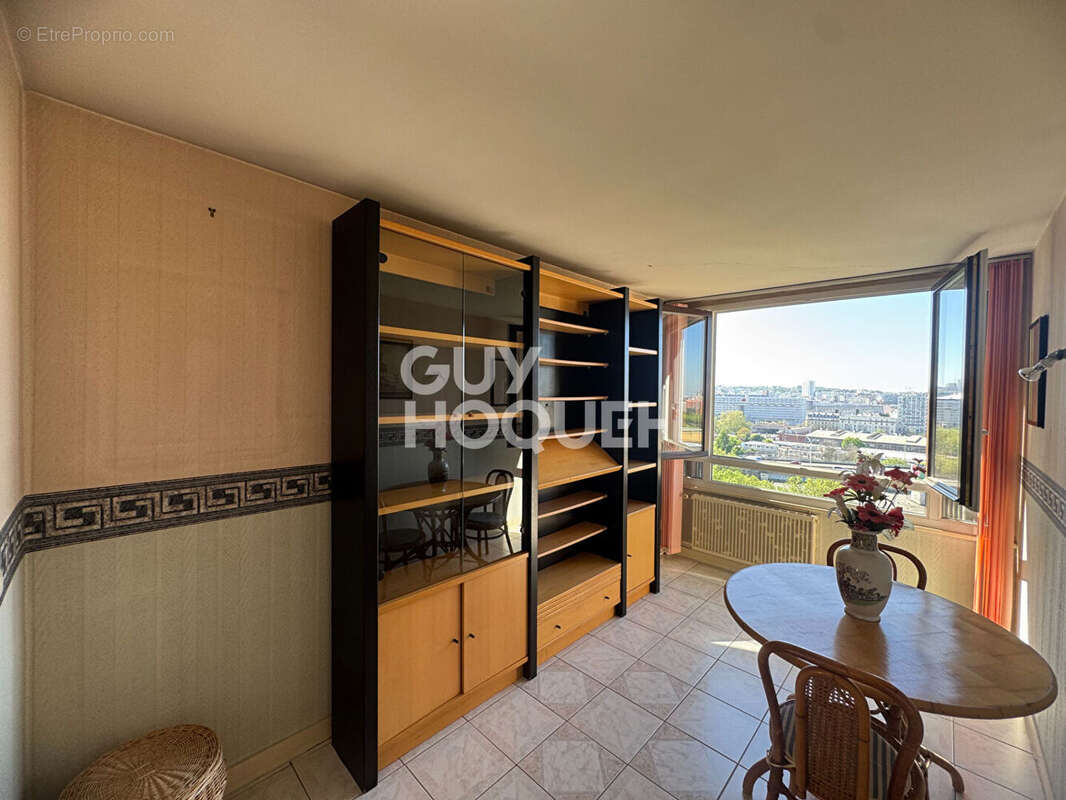 Appartement à AUBERVILLIERS