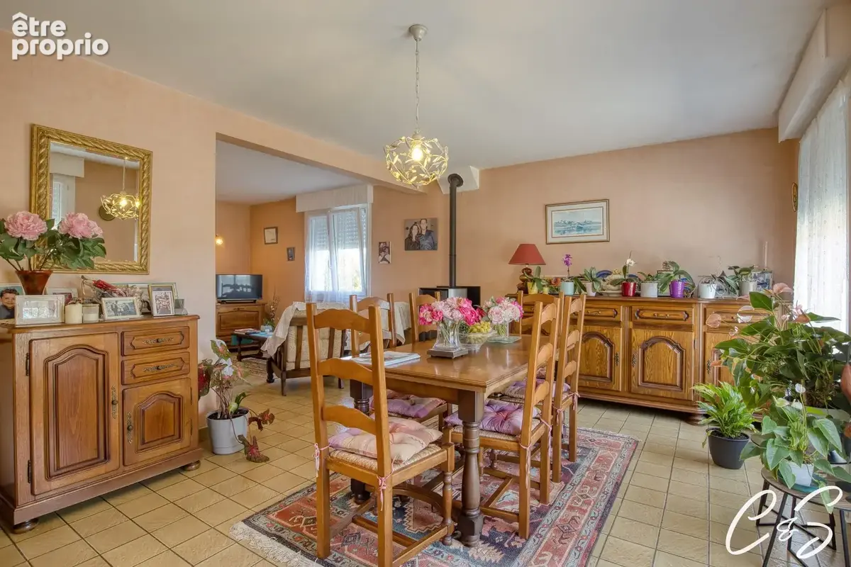 Maison 5 pièces 122 m² à vendre à Ploneour-Lanvern (29720) - photo 2