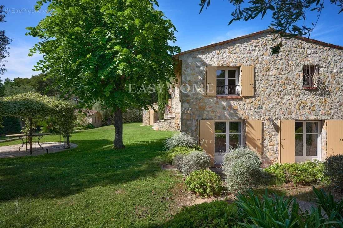 Maison à MOUGINS