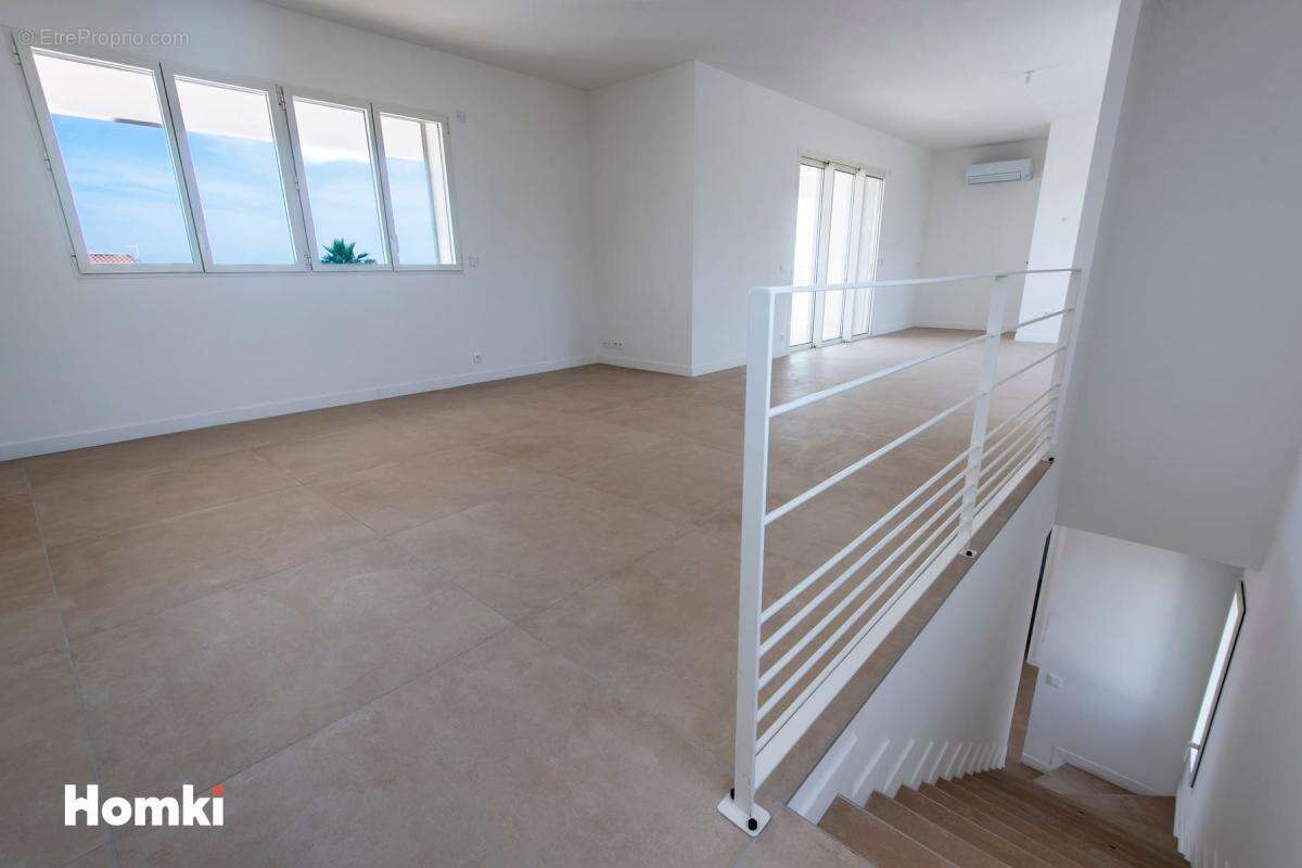 CARRO – Vue mer exceptionnelle pour cette maison haut de gamme de 99 m2 - photo 8