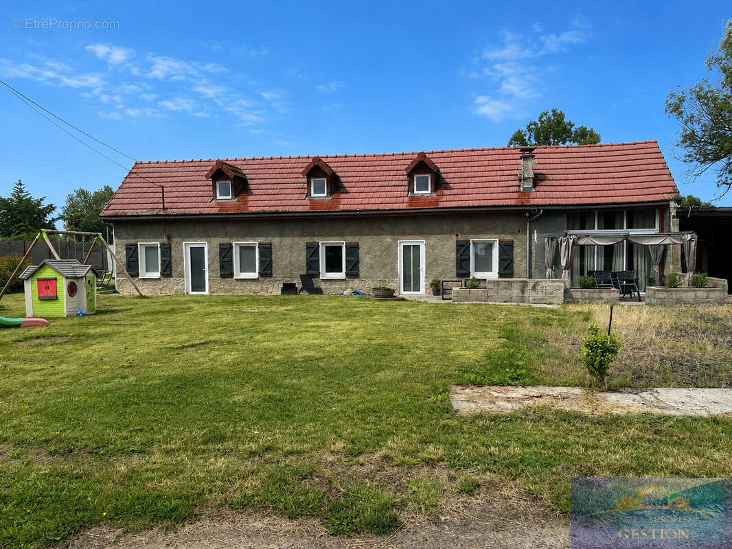 Maison à LABATMALE