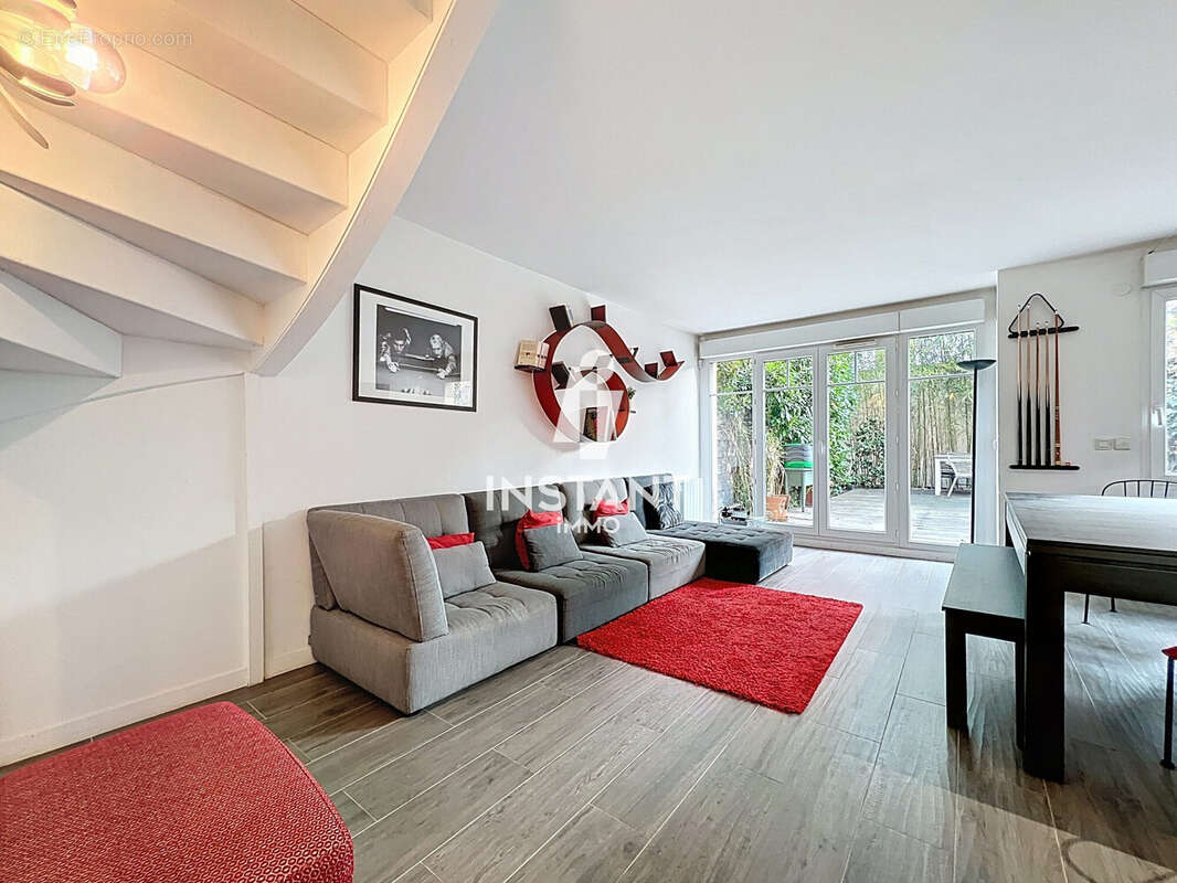 Maison à LA GARENNE-COLOMBES