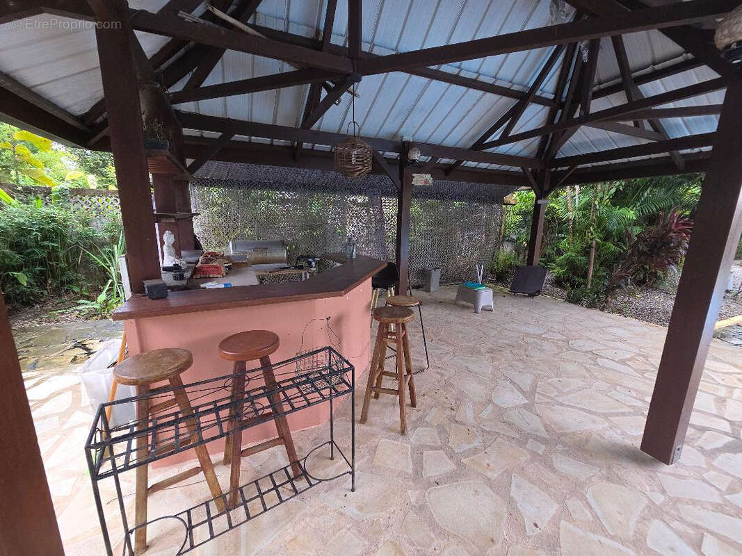 Maison à REMIRE-MONTJOLY