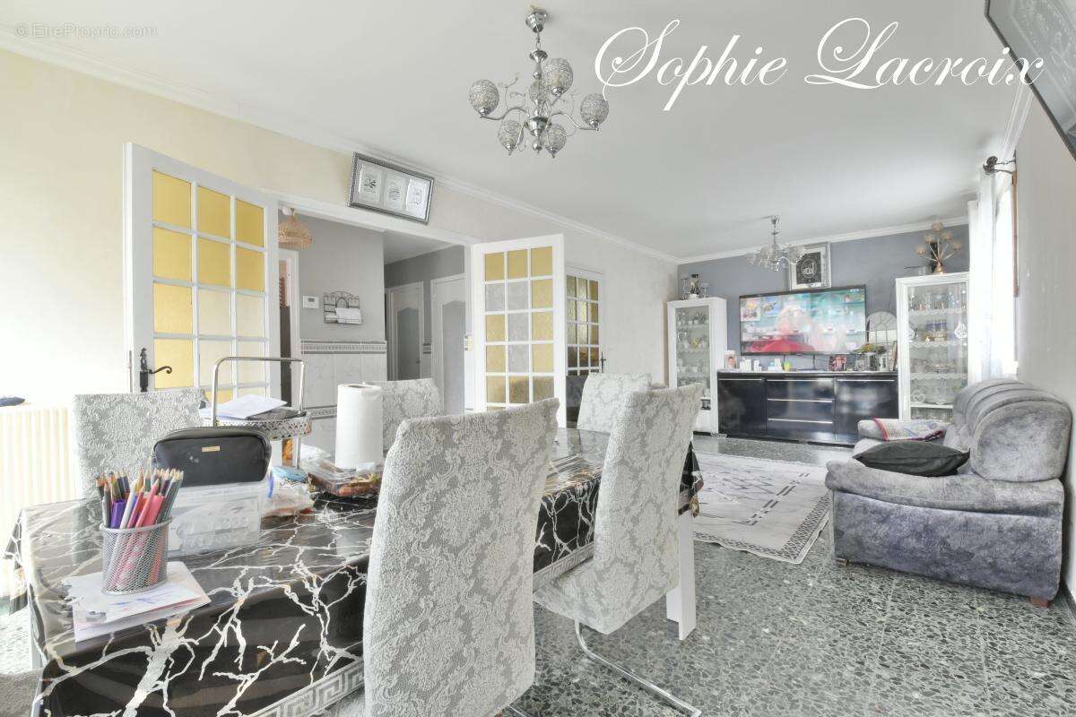 Maison à SALAISE-SUR-SANNE