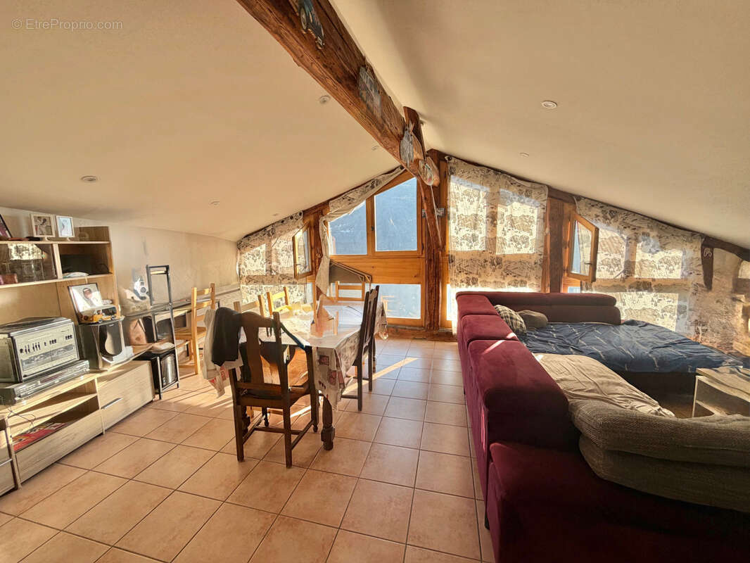 Maison à MONTAGNY