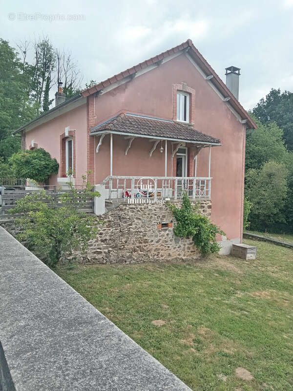 Maison à BUJALEUF