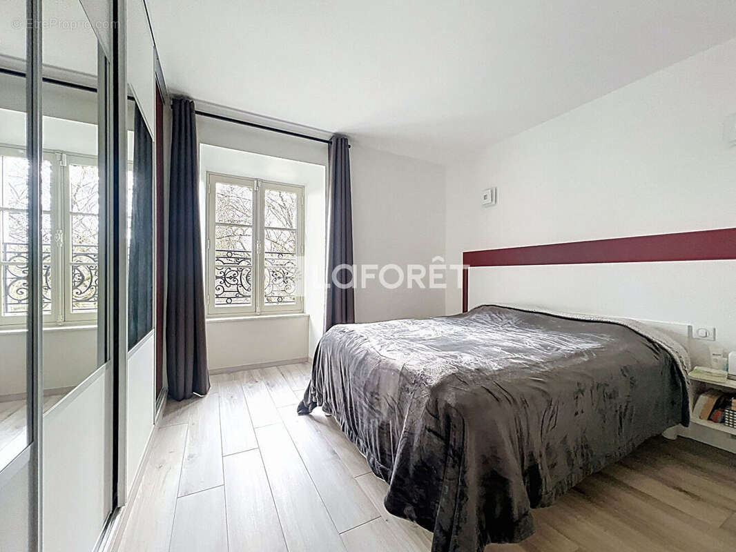 Maison à LINAS