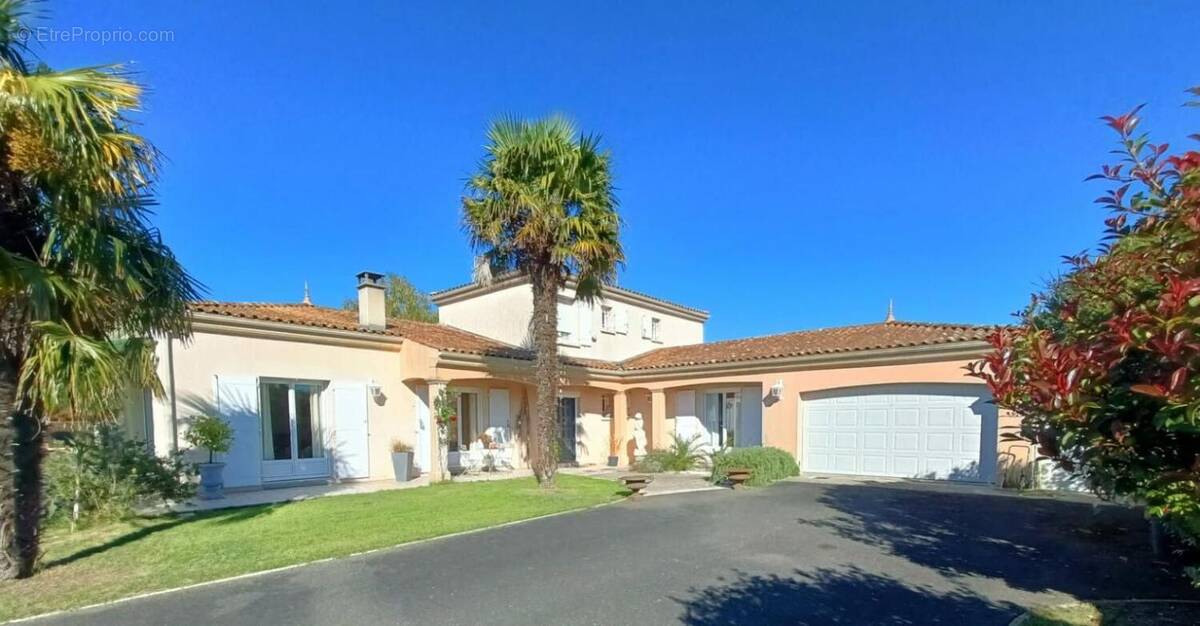 Maison à LES MATHES