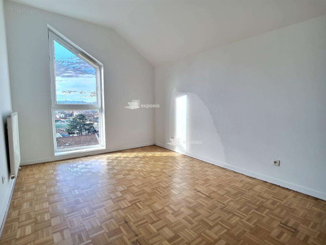 Appartement à LYON-8E
