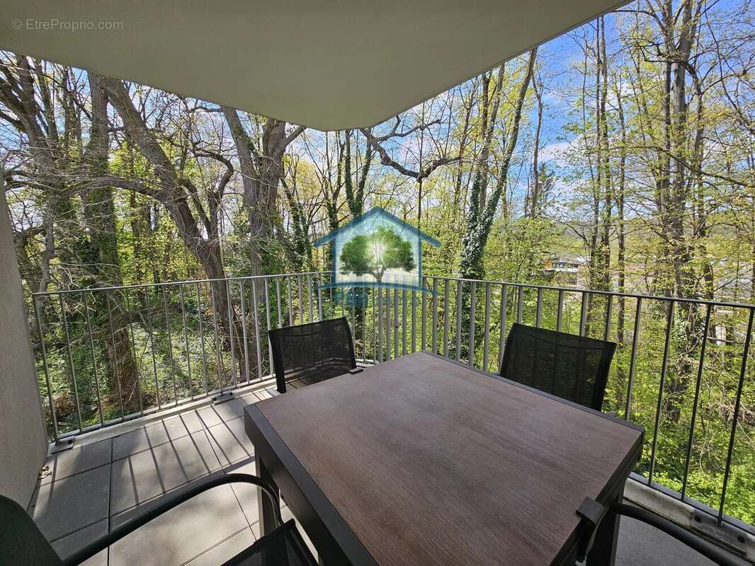 Appartement à SEREZIN-DU-RHONE