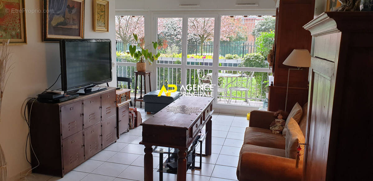 Appartement à SARTROUVILLE