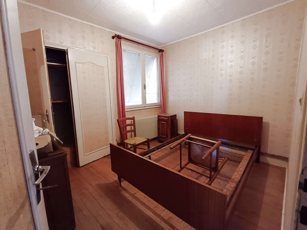 Maison à BAIGNES-SAINTE-RADEGONDE