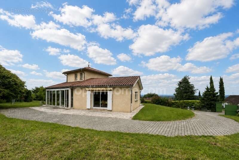 Maison à CHARLY
