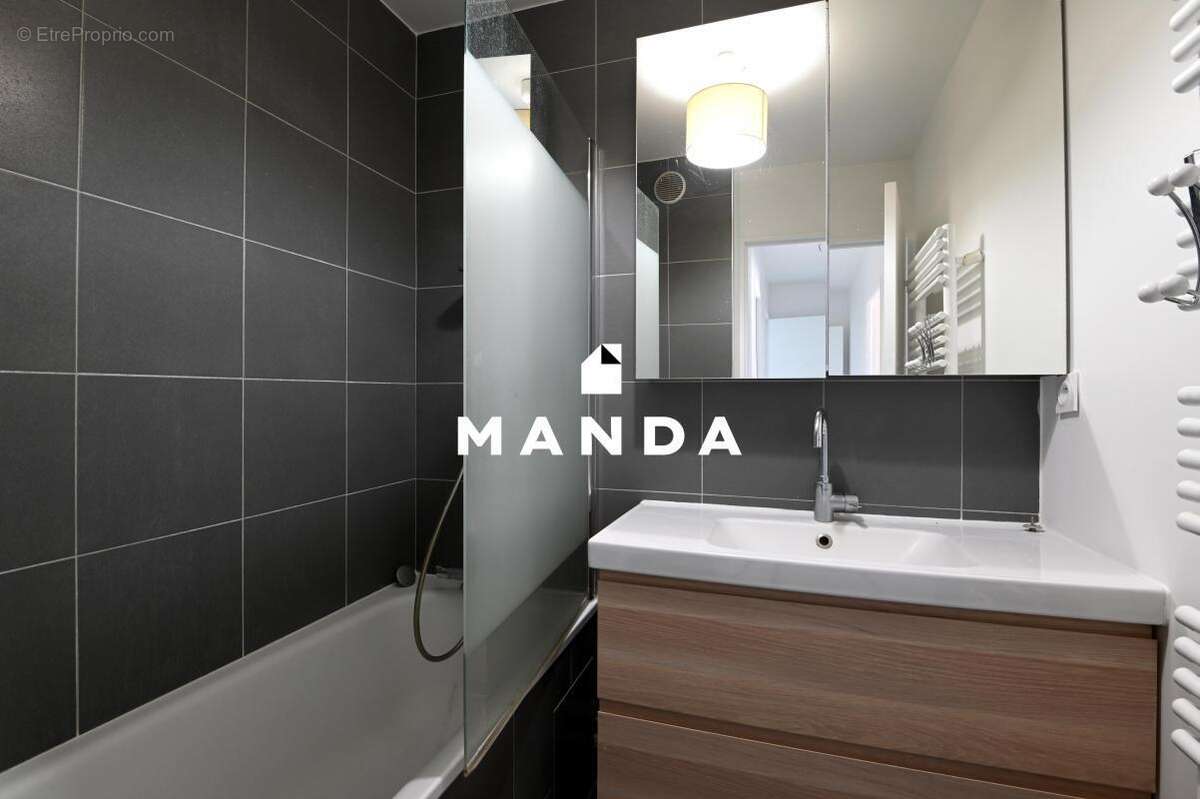 Appartement à ISSY-LES-MOULINEAUX