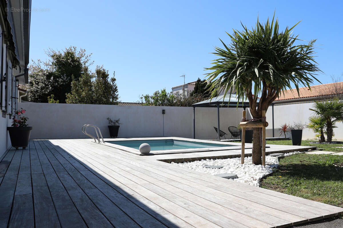 Maison à VAUX-SUR-MER