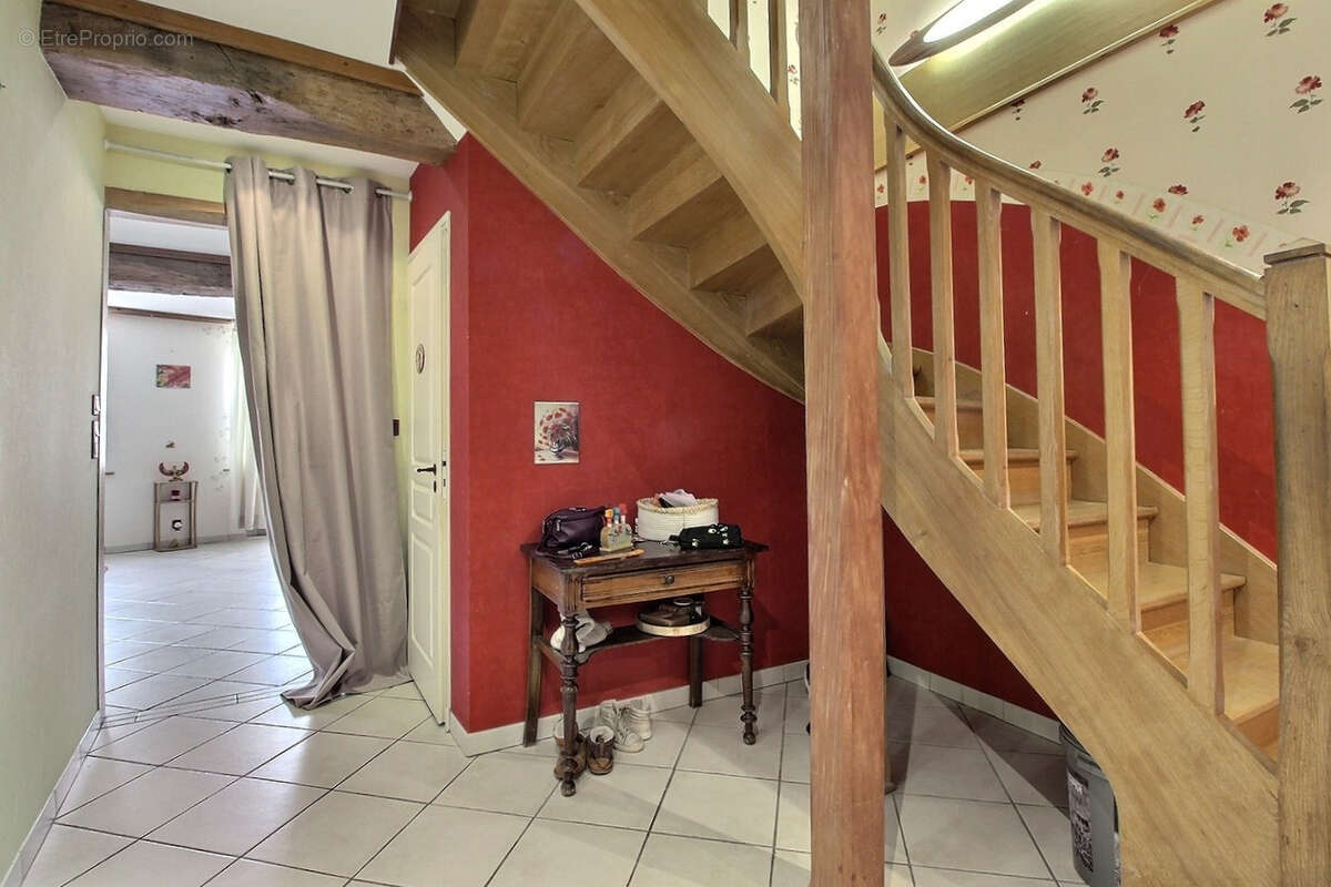 Appartement à SAINT-GENGOUX-LE-NATIONAL