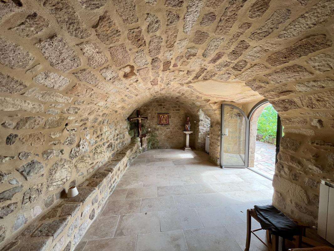 Maison à SAINT-PIERRE-SAINT-JEAN