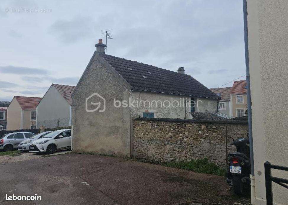 Maison à SAINTRY-SUR-SEINE