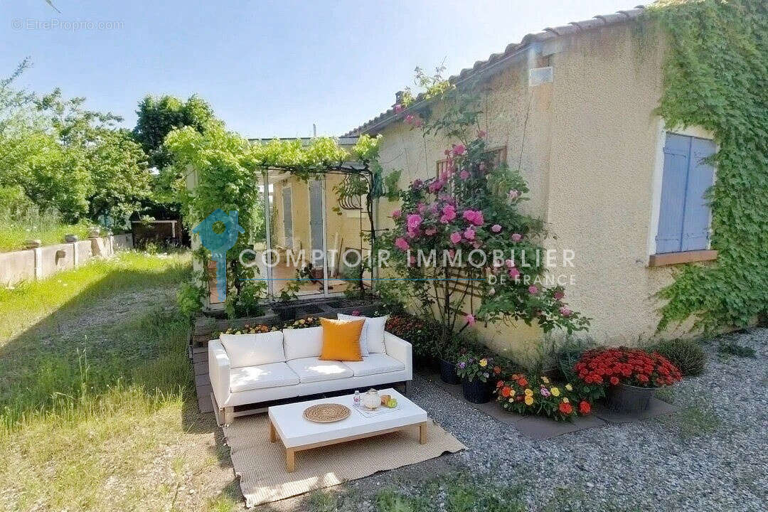 Maison à CRUVIERS-LASCOURS